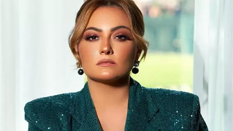 بشرى: «المسرح الحالي لا يتناسب مع طموحاتي وشغل الإنتاج خسّرني».. فيديو