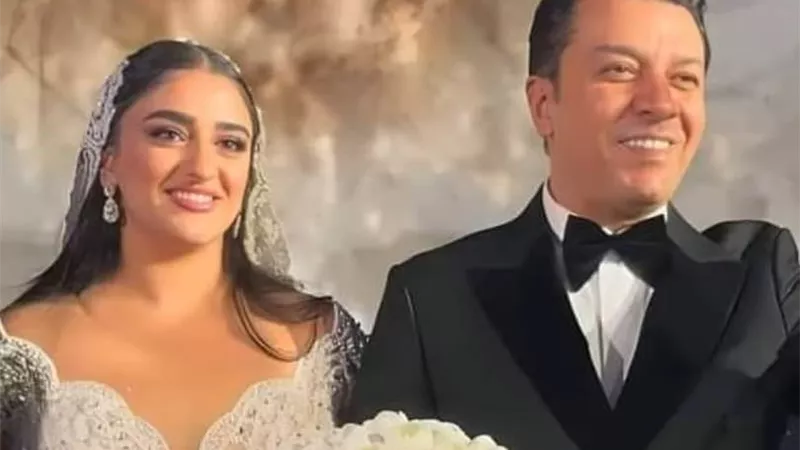 إبنة مصطفى كامل ترزق بمولودة والنقيب يعلق : رزقنا الله بأول حفيدة