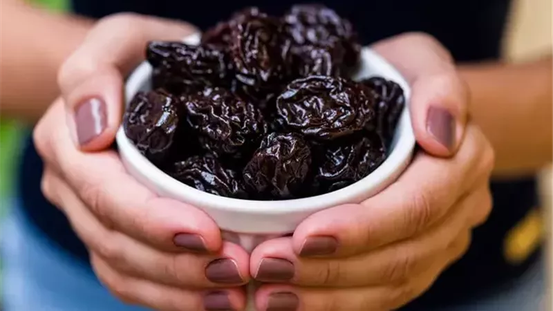 كنز في رمضان.. إليك أهم فوائد القراصيا 