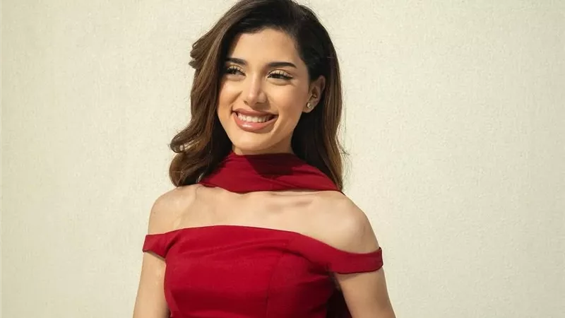 بنين نعيم تتألق بإطلالة حمراء أنيقة من توقيع منة المصري في أحدث ظهور لها 
