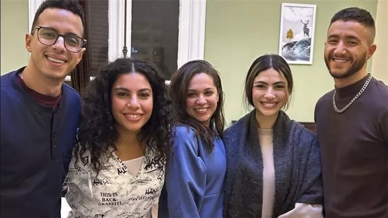 بعد تصدرهما الترند.. لقاء غير متوقع يجمع أبطال 