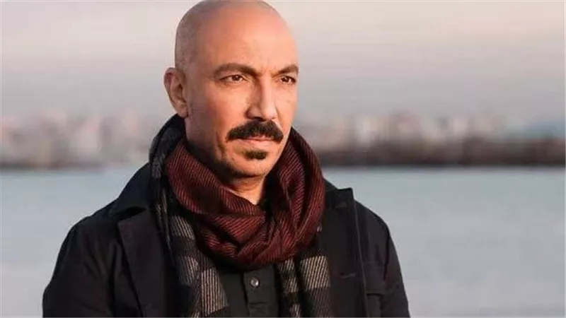 طارق لطفي: زوجتي كاتمة أسراري.. ووفاة والدتي كانت تجربة قاسية 