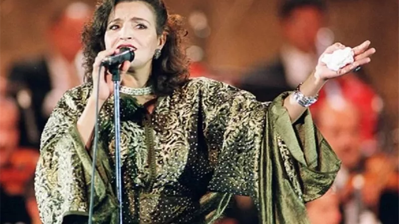 وفاة نعيمة سميح سيدة الطرب المغربي.. وسميرة سعيد وجنات ينعوها بكلمات مؤثرة 