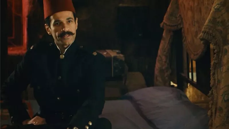 الحلقة السابعة من مسلسل النص: عصابة أحمد أمين تسرق كامب إنجليزي