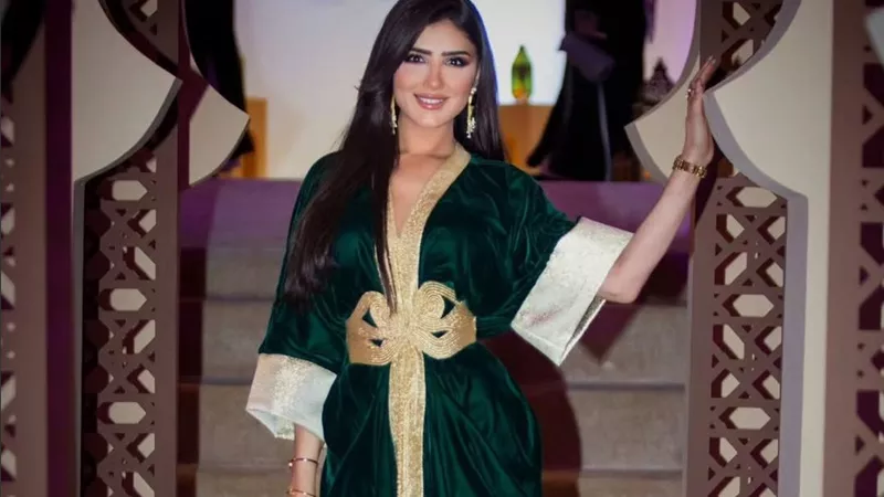 مي عمر بإطلالة رمضانية أثناء حضورها سحور لإحدى العلامات التجارية بالرياض
