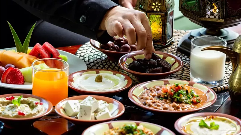 لمرضى ارتجاع المريء.. نصائح لسحور صحي لتجنب الحموضة 