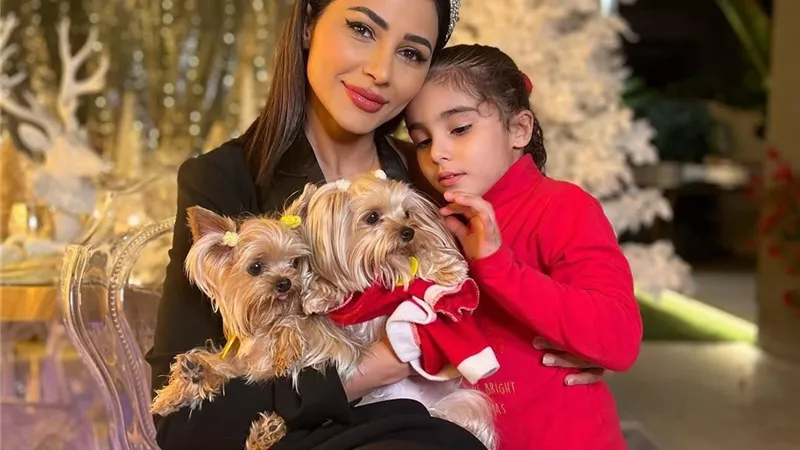  مهيرة عبدالعزيز توجه رسالة مؤثرة لابنتها في عيد الأم