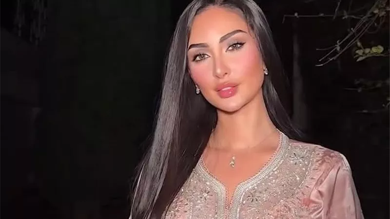 نور الغندور تتألق بإطلالة أنيقة بالألوان الباستيل 