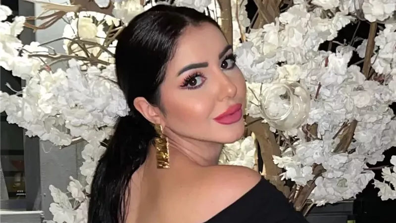 تامر حسني وأيتن عامر.. نجوم الفن ينعون رحيل إيناس النجار 