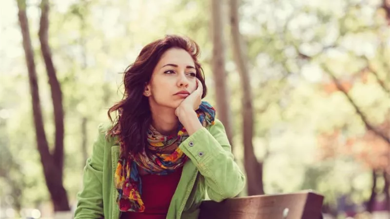 منها طول ساعات النهار.. أسباب متعددة لاكتئاب الربيع