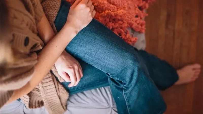 أبرزها التغيرات الهرمونية.. 8 أسباب تجعل النساء أكثر عرضة للاكتئاب من الرجال 