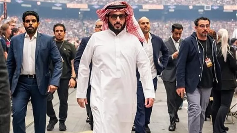 تركي آل الشيخ يحضر راسلمينيا 41 في لاس فيغاس