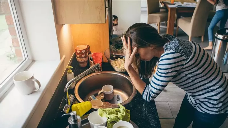 منها الموز.. 6 أطعمة مفيدة لتخفيف الصداع 