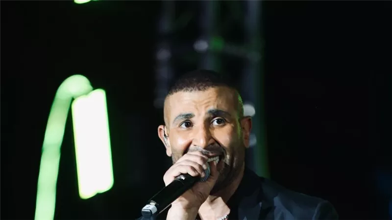 بالصور.. أحمد سعد يتألق في ليلة ساحرة ضمن فعاليات سماء العلا