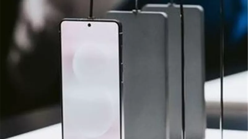 تسريب سعر Galaxy S25 Edge هل يكون الهاتف النحيف القادم من سامسونج خيارك المثالي؟