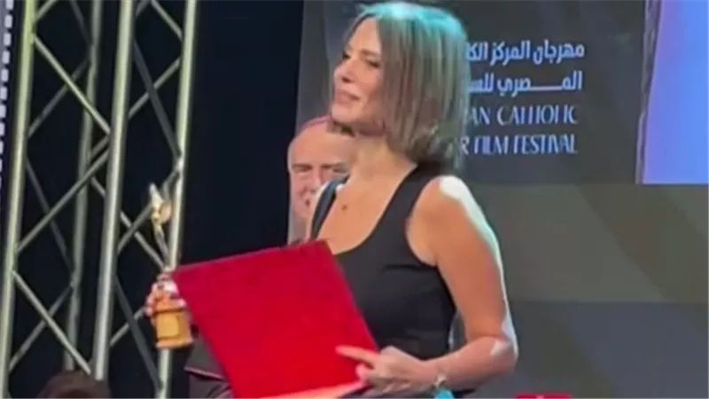 إيمان العاصي: بشكر الأب بطرس دانيال والمهرجان رغم إني مش بعرف أتكلم على المسرح