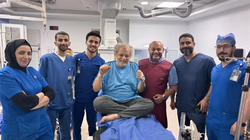 المخرج أشرف فايق بعد جراحة تركيب دعامات بالقلب: 