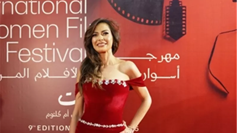 داليا مصطفى: المرأة لم تخلق فقط للتضحية.. ولابد أن تهتم بعملها ومستقبلها