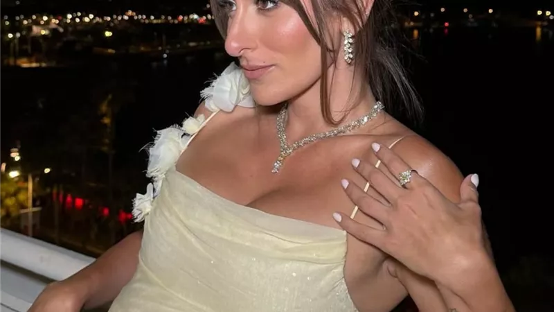 أمينة خليل تحتفي بخبيرة التجميل “نهى” برسالة مؤثرة عبر إنستغرام في حفل شوبارد