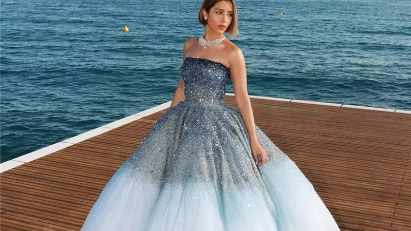 الفنانة الإماراتية بلقيس.. أميرة الأحلام بتصميم أوسكار دي لارينتا 