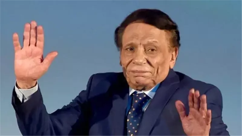 أحمد حلمي وإلهام شاهين منهم.. رسائل النجوم لـ عادل إمام  في عيد ميلاده ببرنامج 
