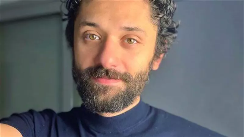 كريم محمود عبد العزيز بوجهين في دراما صيف 2025: بين رعب القصور وسحر الممالك