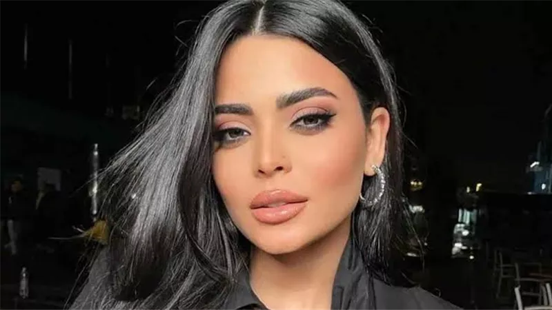 أسماء جلال تحتفل بعيد ميلادها الثلاثين 