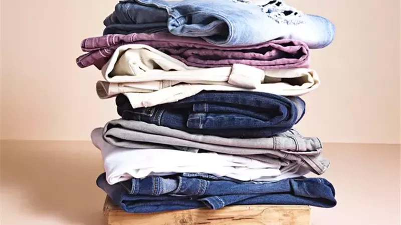 هل تجدين رائحة كريهة في ملابسك بعد تنظيفها.. إليك طرق التخلص منها
