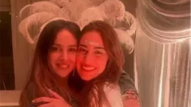 قبل زفافها.. جميلة عوض تكشف عن أول صورة من حنة أمينة خليل