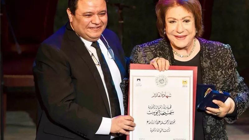 خالد جلال ناعيا الفنانة سميحة أيوب: اليوم تنكس رايات الإبداع ألما ووفاء