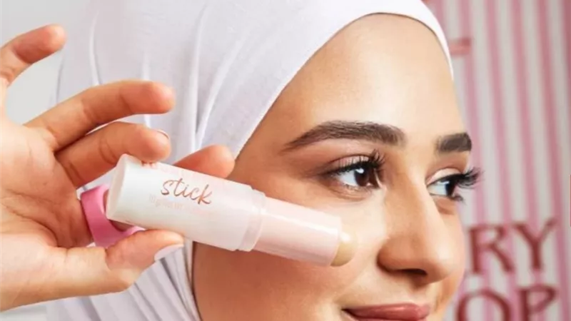 essence تعيد تعريف الجمال بإطلاق فاونديشن ستيك 