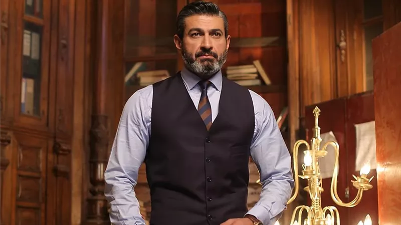 ياسر جلال مذيع تلفزيوني في مسلسل 