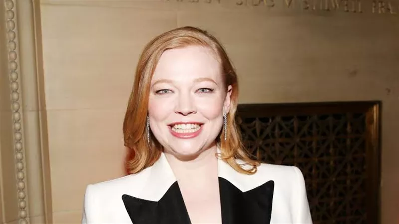 Sarah snook إحدى الفائزات بجائزة tony awards لأدائها المميز في 