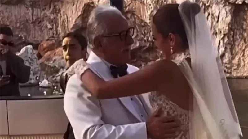 حفل زفاف أمينة خليل باليونان يشعل مواقع التواصل.. ورقص مؤثر مع والدها على أنغام 