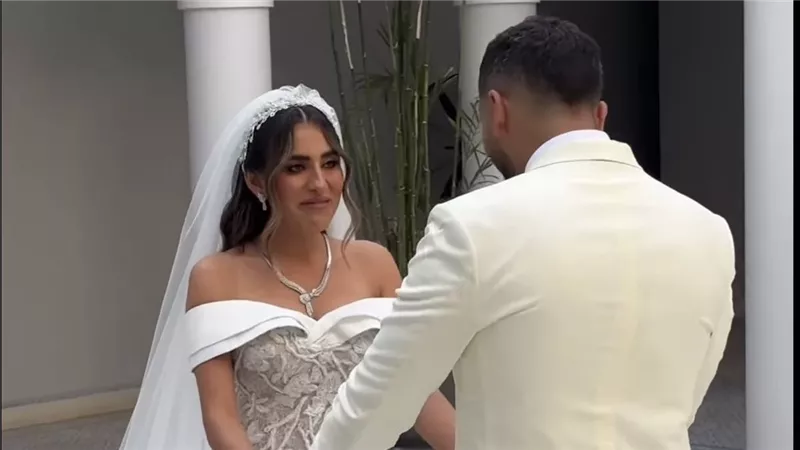 الصور الاولي من زفاف المؤلفة منة القيعي والفنان يوسف حشيش 