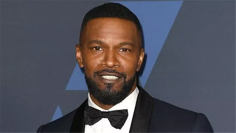 جيمي فوكس يبكي الجمهور برسالة مؤثرة أثناء حفل Bet awards