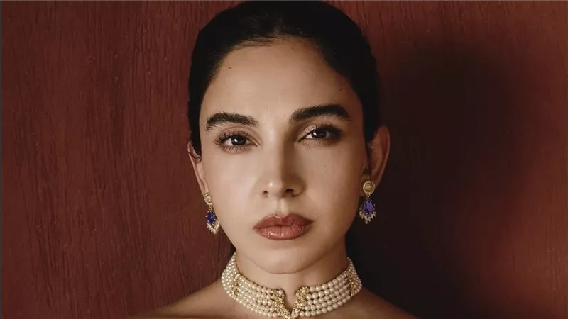 سلمي ابو ضيف وجهة إعلامية لمجوهرات لعزة فهمي 
