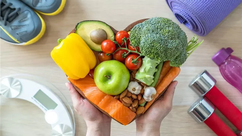 10 أطعمة تناولها يوميًا لإنقاص الوزن بشكل أسرع 