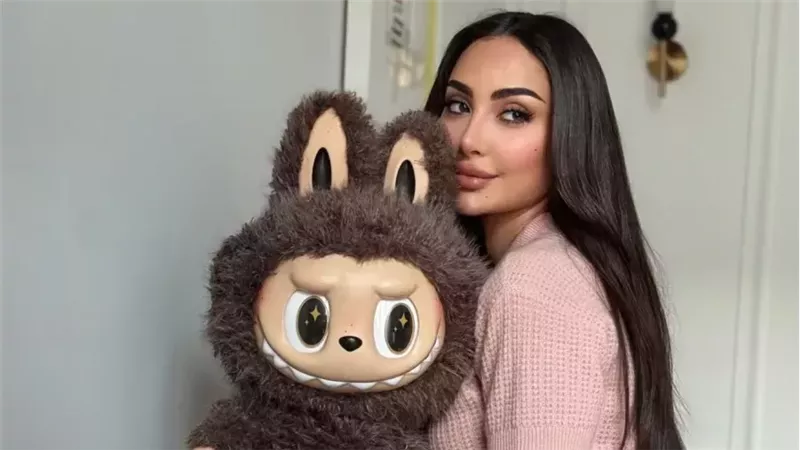نجمات استغللن تريند لابوبو في إطلالاتهن 