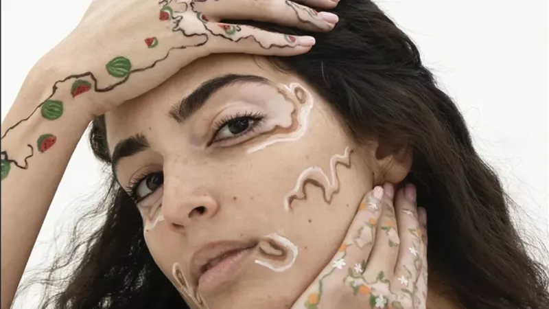 سجا الكيلاني تحوّل البهاق من ضعف إلى فن.. وتُطلق مشروع “Dear Vitiligo” برسالة حب الذات 