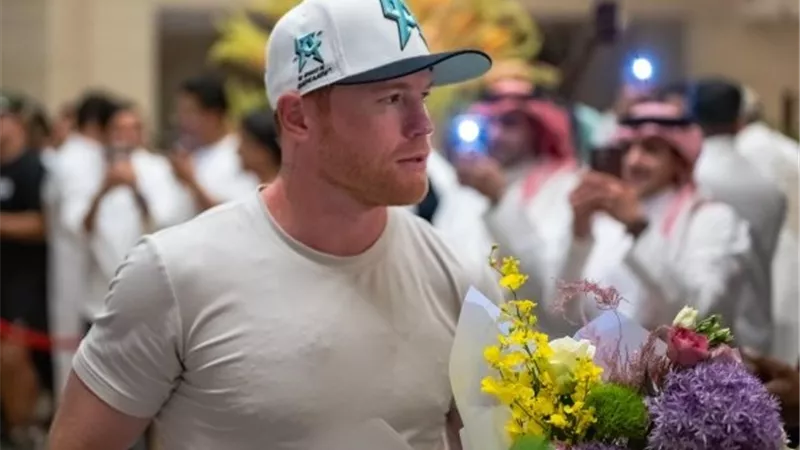 كانيلو وكروفورد يلتقيان في نزال القرن من الرياض والعالم ينتظر 13 سبتمبر