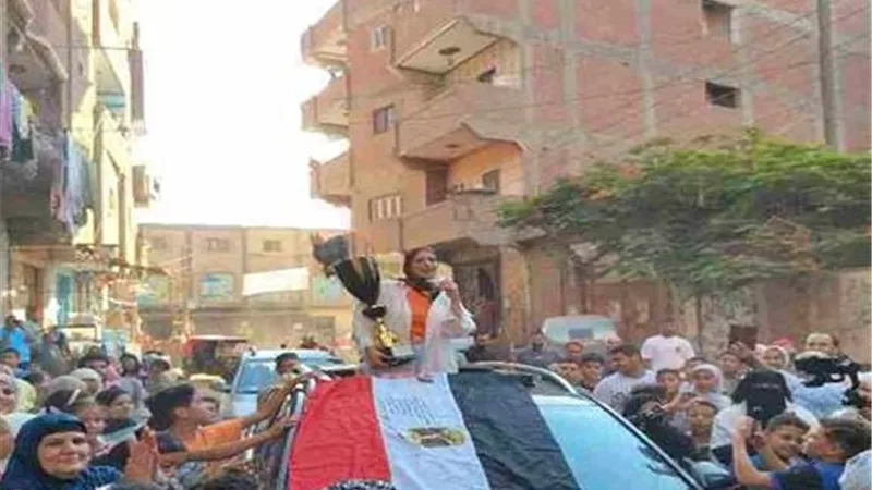 إسراء عبد المقصود بطلة العالم في الكاراتيه وترفع علم مصر للمرة الثانية 