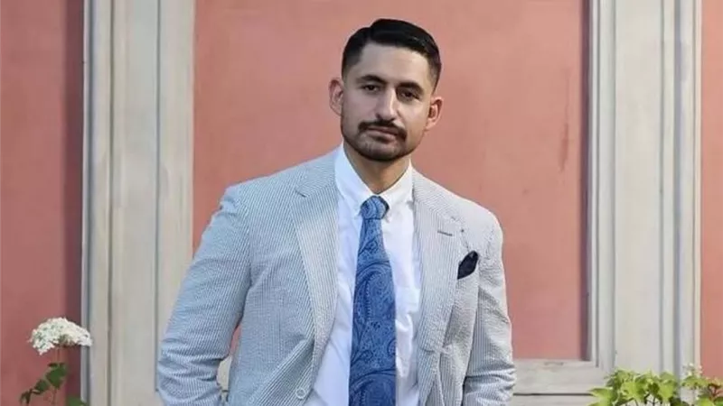 أمير المصري يتألق في عرض أزياء Dunhill لربيع/صيف 2026 بميلانو