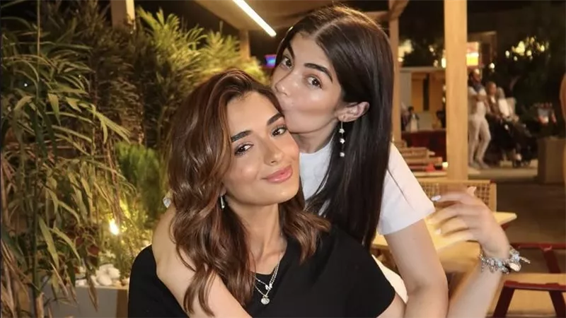 ملك أحمد زاهر تحتفل بعيد ميلادها وسط أجواء عائلية بحضور شقيقتها ليلى وصديقاتها 