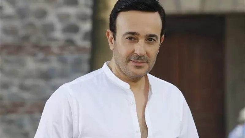 صابر الرباعي يدافع عن هند صبري في المؤتمر الصحفي قبل حفله بمهرجان موازين 