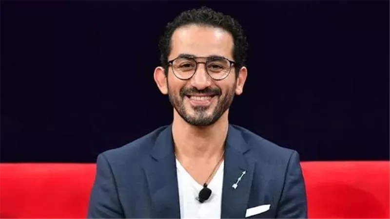 تحديد موعد عرض مسرحية بني آدم لأحمد حلمي في موسم جدة 