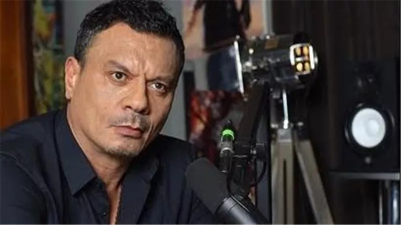عباس أبو الحسن ينضم لأبطال مسلسل عسل أحمر بطولة هند صبري وآسر ياسين  