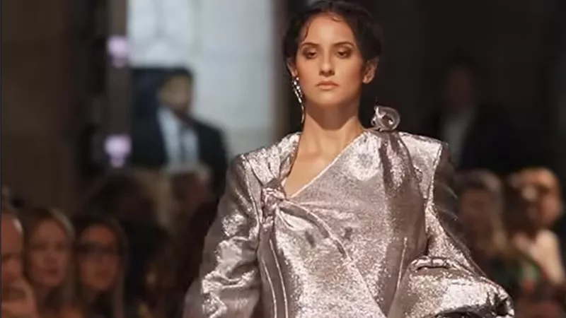  fruché تقدم تفاعلا حادا بين التصميم والرسم الانسيابي من خلال Africa fashion up 