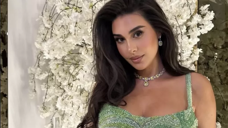 ياسمين صبري تخطف الأنظار بإطلالة راقية من توقيع جان بيير خوري