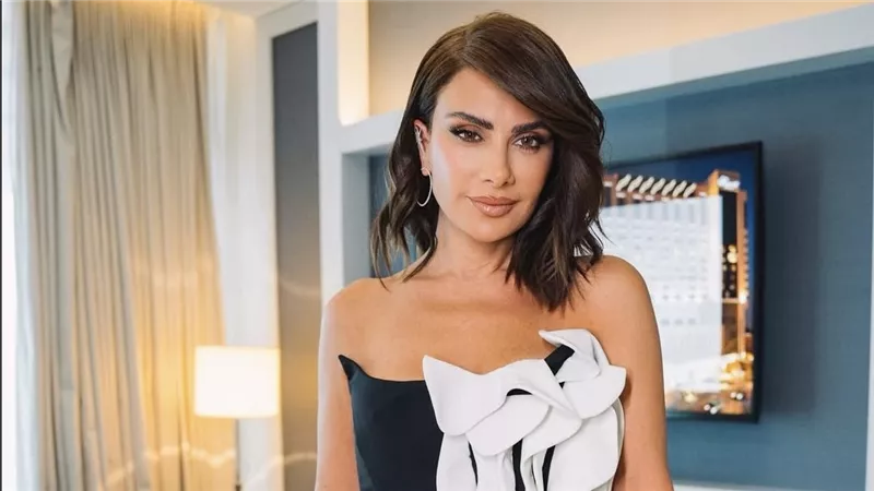 صبا مبارك تشارك جمهورها صورا من إطلالتها الأنيقة بتوقيع ليث معلوف 